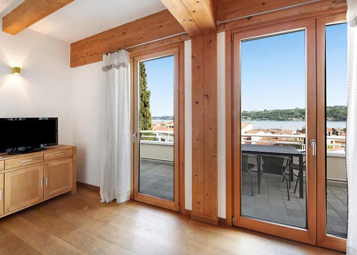 Rocchetta Flat